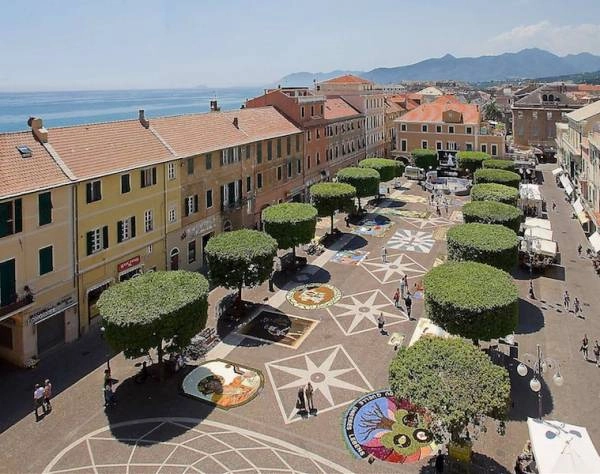 infiorata, pietra, ligure, pietraligureinfiore, #pietraligureinfiore